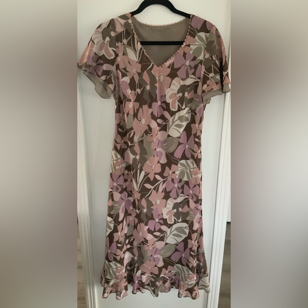 Laura Elegant Pink Flower Lightweight Dress in Size 10